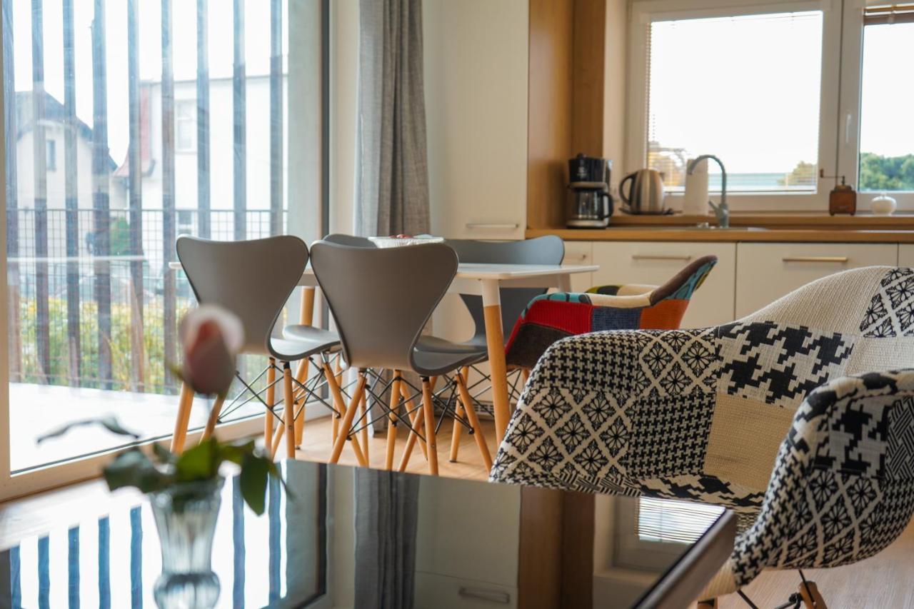 Vila Vekose - Apartman S Terasou A Zahradou Hradec Králové Kültér fotó